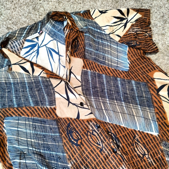 Women's Vintage Short Sleeve Button Down - Picture 2 of 5